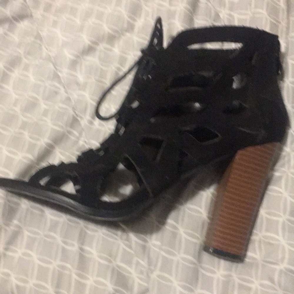 Women’s shoes